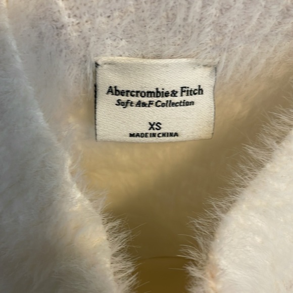 Abercrombie and Fitch soft a&f collection mock neck fuzzy sweater cabincore - Picture 3 of 5
